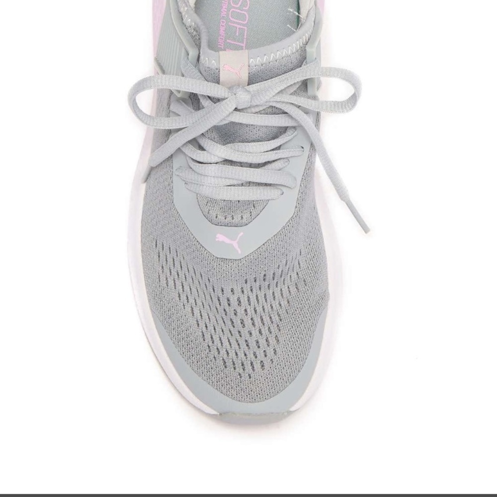 Like New! Insurge ENG Puma sneakers - Picture 3 of 8